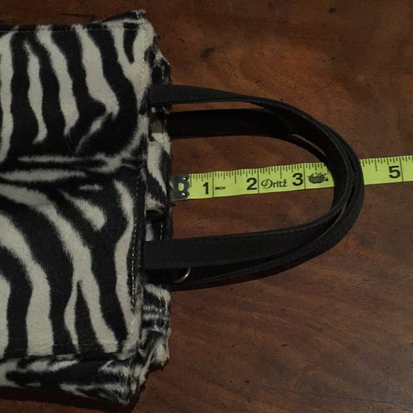 Esprit Zebra Purse with detachable shoulder strap - Picture 12 of 12